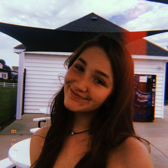 Meet your Posher, Lexi - Picture 1 of 1